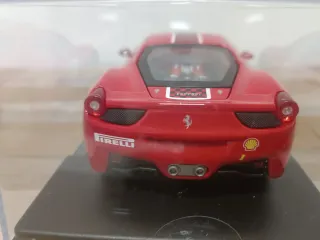 Modellino Ferrari 458 Challenge 1:24