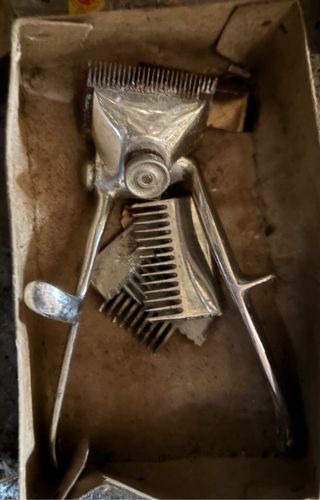 Máquina de esquilar antigua