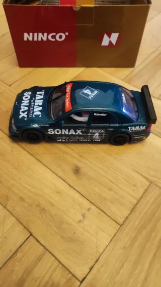 Coche Scalextric Mercedes AMG C-Klasse