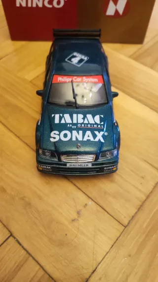 Coche Scalextric Mercedes AMG C-Klasse