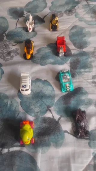 Coches Hot Wheels  Cada unidad 1€ (cada uno)