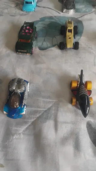 Coches Hot Wheels  Cada unidad 1€ (cada uno)