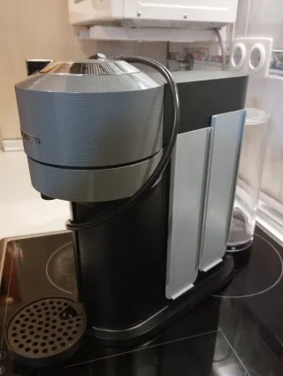 Cafetera Nespresso Gris y Negra