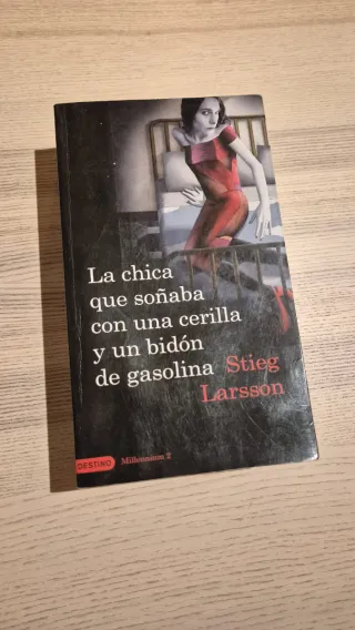 Libro La chica que soñaba con una cerilla