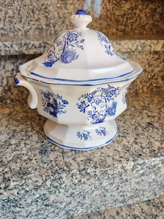 Sopera vintage azul y blanco