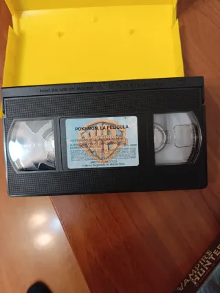VHS Pokémon: La Película + Cromos
