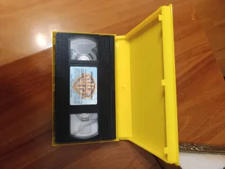 VHS Pokémon: La Película + Cromos