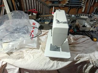 Máquina de coser Alfa 393