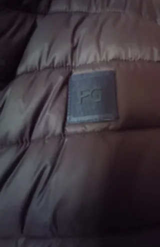 Chaleco acolchado negro.Pluma.No pesa