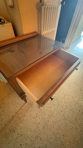 Comodino in legno e vetro