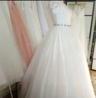 Vestido de novia a estrenar con pedreria