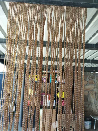 Cortina de plástico rizado marrón para puerta