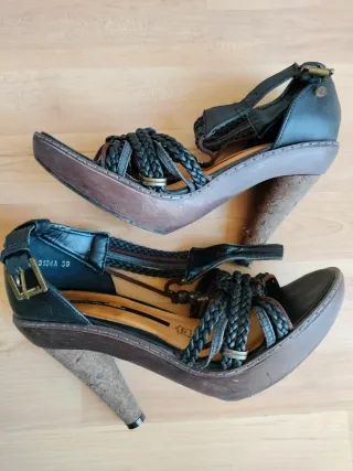 Sandalias de tacón negras y marrones talla 39