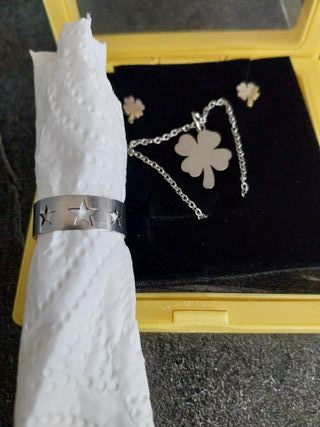 Collana, orecchini e anello Set