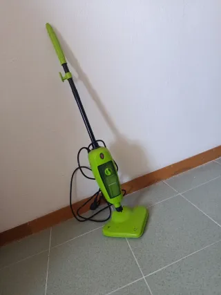Aspiradora de vapor verde