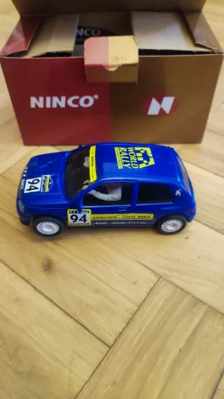 Coche Scalextric Renault Clio 16 V