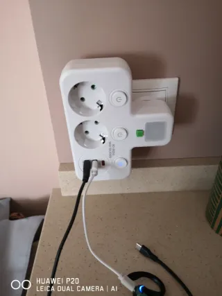 Enchufe Múltiple con Puertos USB y Tipo-C