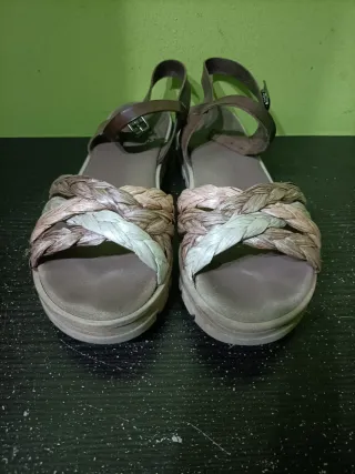 Sandalias Porronet Beige y Marrón