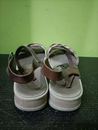 Sandalias Porronet Beige y Marrón