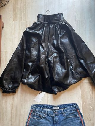 Cazadora viral  Zara Negra Mangas Murciélago