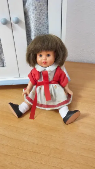 Mariquita Pérez Muñeca + complementos y Armario
