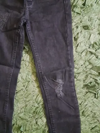 Vaqueros negros Pull&Bear rotos