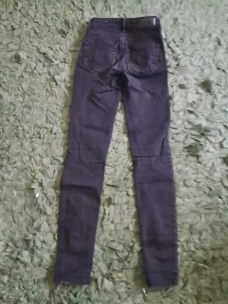 Vaqueros negros Pull&Bear rotos