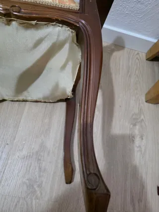 Banqueta de madera y tela.