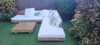 Sofá esquinero exterior acacia + mesa madera