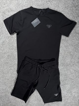 Prada Camiseta y Pantalón Corto Negro verano