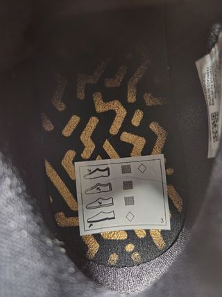 Nike Giannis Freak 7 Negro/Dorado