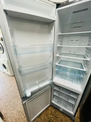 Nevera Daewoo 2m alto x 60cm ancho