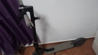 Patinete eléctrico negro