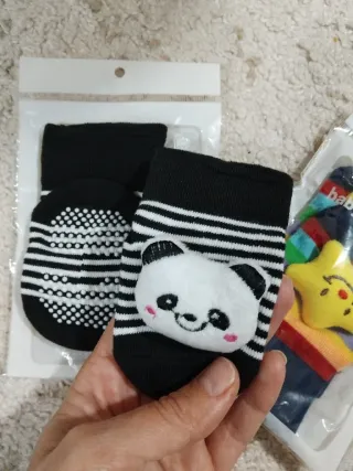 Calcetines bebé panda y estrella de estimulación