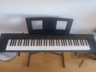 Piano Teclado Electrónico (PRECIO NEGOCIABLE)