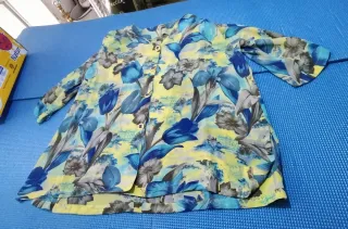 Blusa Vintage Floral Artística – Estampado Tulipan