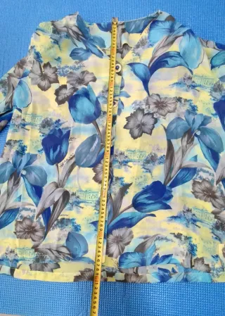 Blusa Vintage Floral Artística – Estampado Tulipan