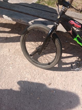 Bicicleta BMX negra