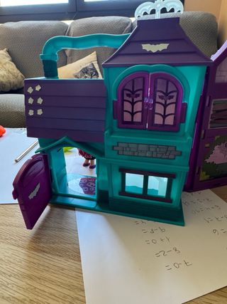 Casa Pinypon con muñecos