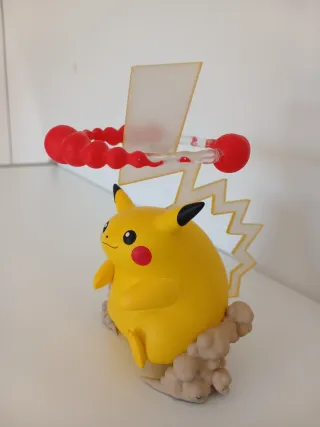 Figura Pikachu VMAX