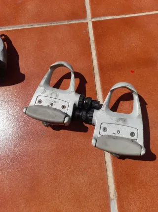 Pedales carretera LOOK y TVT Carbono