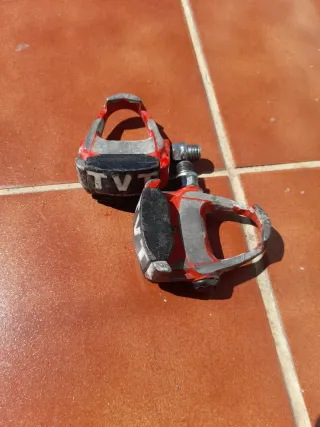 Pedales carretera LOOK y TVT Carbono