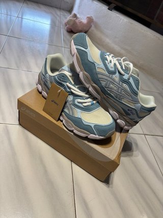 Zapatillas Asics Gel NYC Gris/Blanco