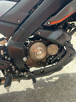 QJ Motor 125 SRK S Naked Negra/Naranja