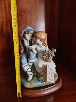 Figura Porcelana Turís Niños Cesta Flores