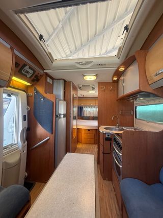 Autocaravana cama isla doble aire placa toldo..