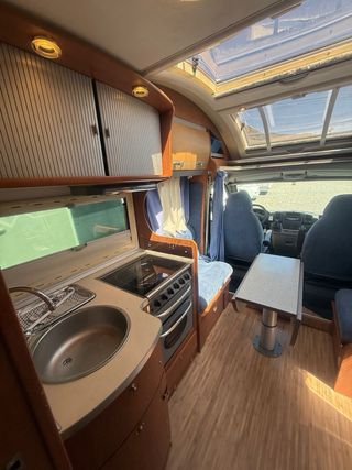 Autocaravana cama isla doble aire placa toldo..