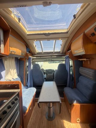 Autocaravana cama isla doble aire placa toldo..