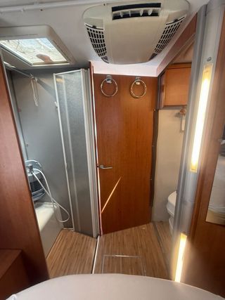 Autocaravana cama isla doble aire placa toldo..