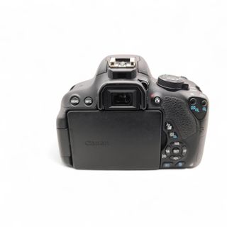 CAMARA CANON EOS 700D + OBJETIVO CANON 18-55MM 1:3.5-5.6 + CARGADOR